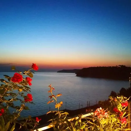 Azure Sea View By Luxlikehome *